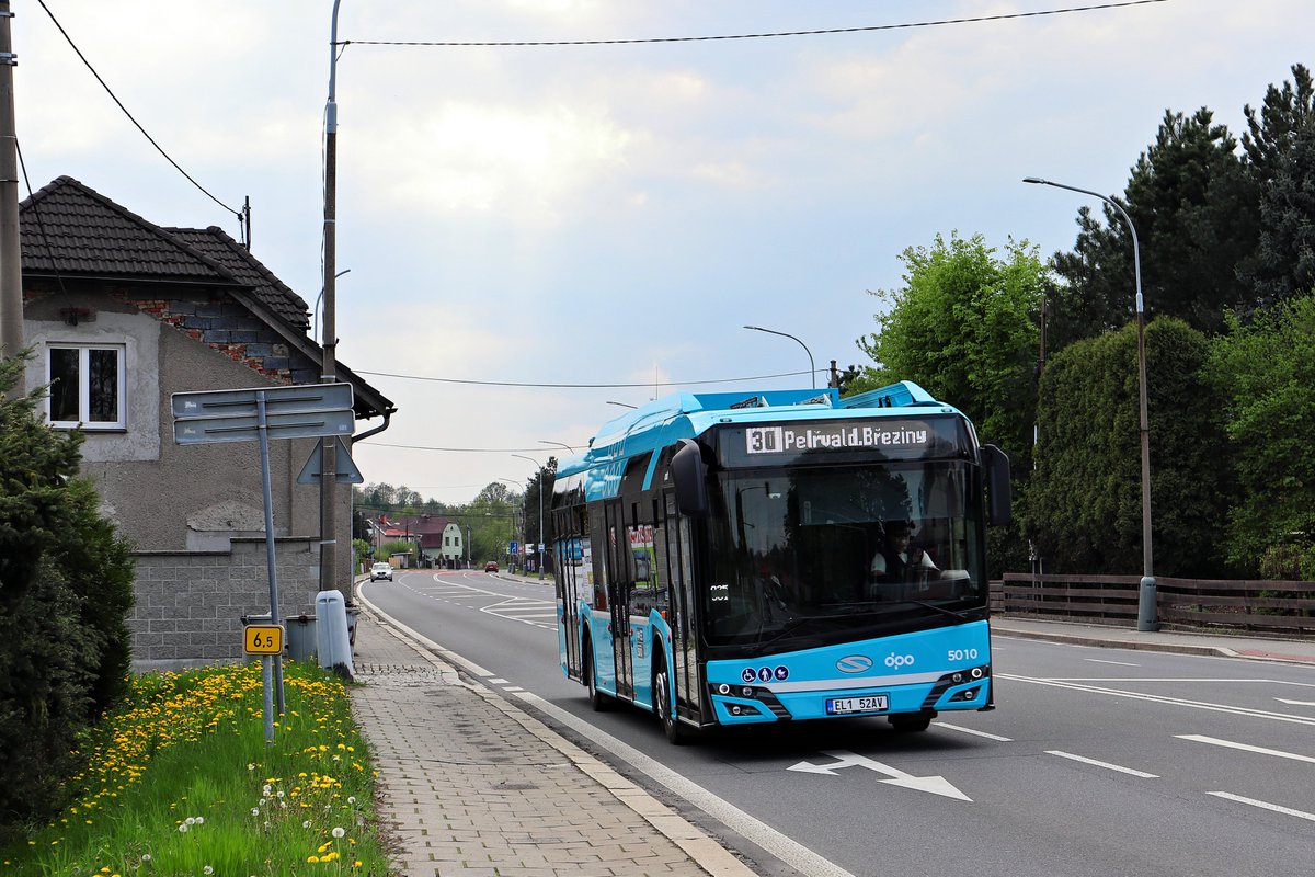 MiraOpavak's tweet photo. 🔋🚌 Včera poprvé vyjely elektrobusy @DPOstrava typu Solaris Urbino 12 electric se systémem dobíjení OppCharge. Zde fotografie ev. č. 5010. 📷
@Ostrava_cz #elektrobus #elektrobusy #bus #autobus #autobusy #OppCharge #DPO #DoprvnípodnikOstrava #mhdostrava #Ostrava https://t.co/VpSM8FMWJB