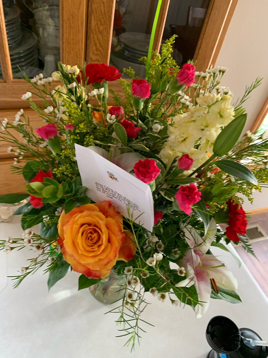 Kels_Benedetto's tweet photo. 🥰Kids (and grandma) brought me a hand made card and lunch at work today and flowers from Nick!! Thankful for them, always!!! Happy Mother’s Day! #EDRN https://t.co/0AOmGqF0QD