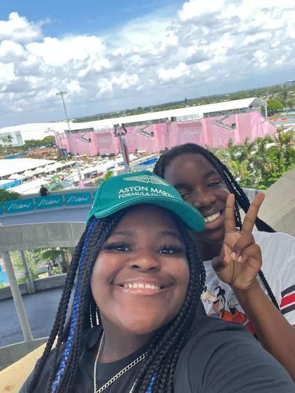 AstonMartinF1's tweet image. Great to have you with us, guys. 💚

As part of our visit to the Carol City Middle School, we offered students the opportunity to be part of the #MiamiGP by giving them Turn 1 grandstand tickets, bringing them closer to the action!

#IAMMIAMI | @f1miami