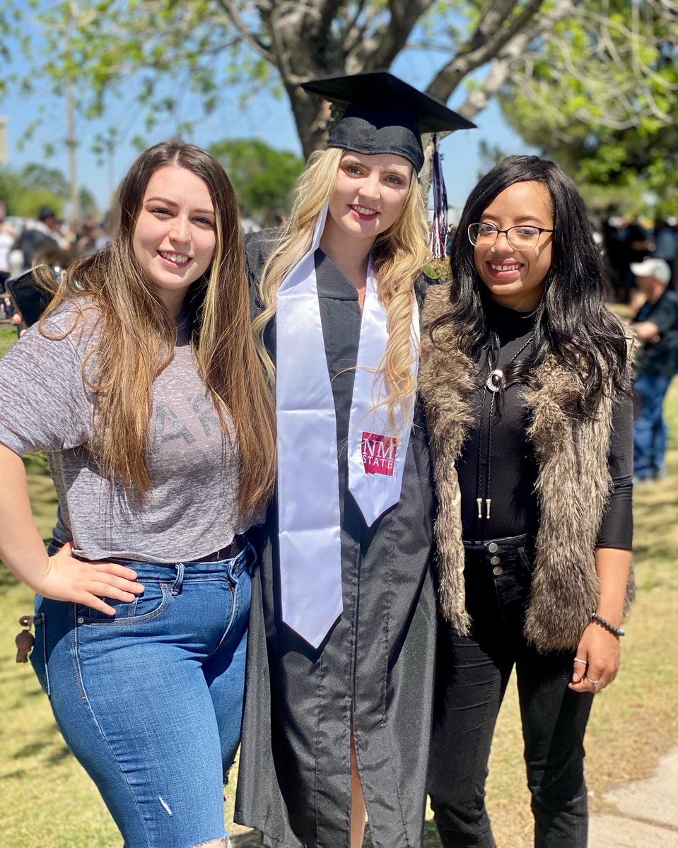 Kalisaures's tweet photo. I graduated college yesterday 🥰 #nmsugrad #nmsualumni https://t.co/3ZDHkbEmLO