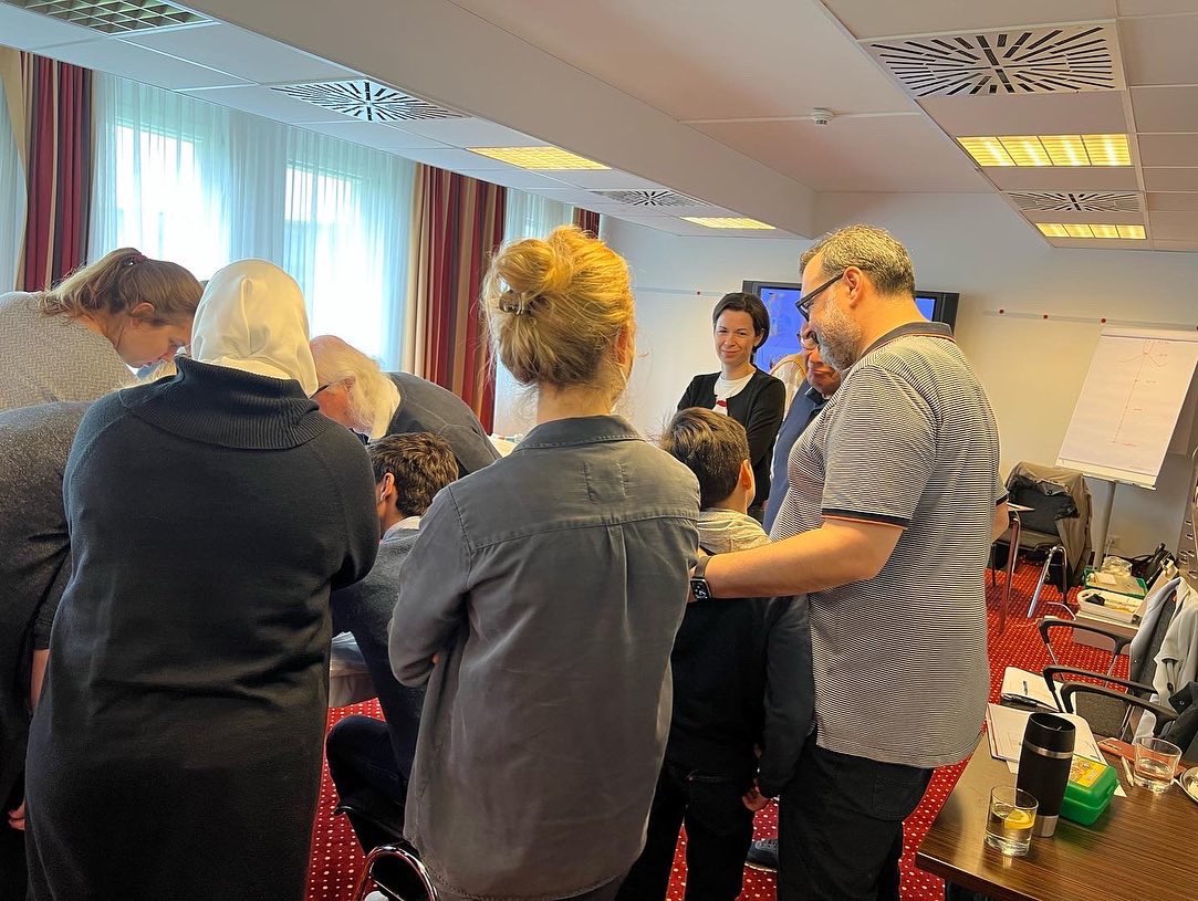 drchristidis's tweet photo. Teaching #moxa, #needling, #cupping, #electroacupuncture, #tcm, #acupuncture at the Diplom Course 4 in Vienna, with Johannes Hickelsberger. #ogka https://t.co/gvnx9cUvPV