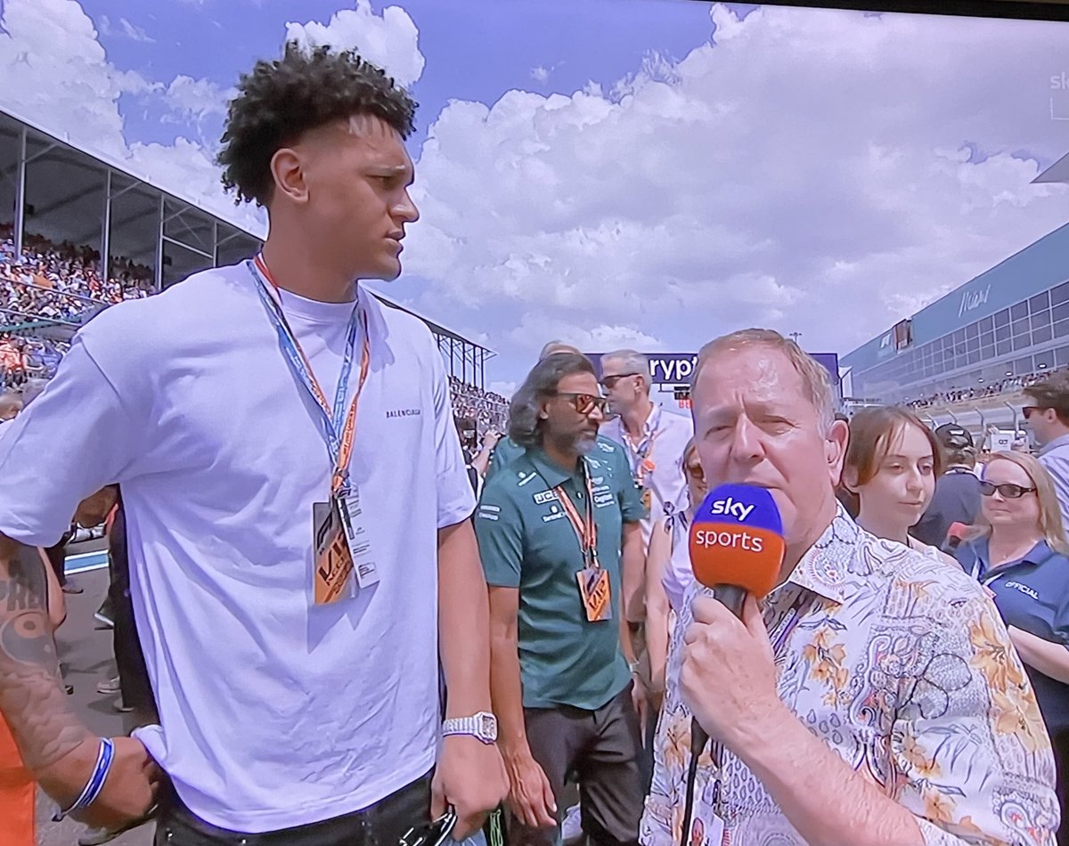 Martin Brundle's gridwalk right now is absolutely hilarious 🤣