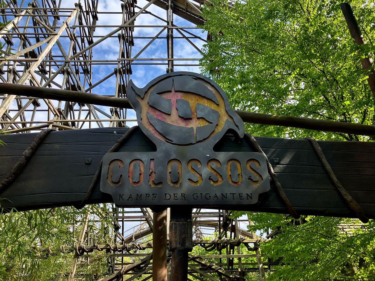 sayhellotorich's tweet photo. Awesome Saturday at @HeideParkResort. Colossos: Kampf der Giganten is a 10/10. Epic ride, epic soundtrack and epic fireballing monster at the end! #HeideParkResort #Soltau #Colossos #GetDatThrill https://t.co/H4IFK0YlZk