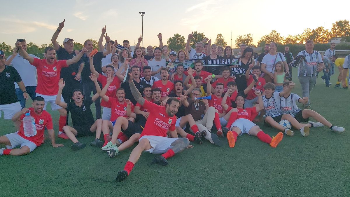 En directo desde el Campo Municipal Nueva Ciudad!👍🏻⚽️👍🏻
.
Finaaaaalllllllll estamos en Semifinales!!!💪🏻💪🏻💪🏻💪🏻💪🏻💪🏻💪🏻💪🏻💪🏻💪🏻💪🏻

Vamoooosss Equipo!!
💪🏻💪🏻💪🏻

#AupaMoraleja💚🖤