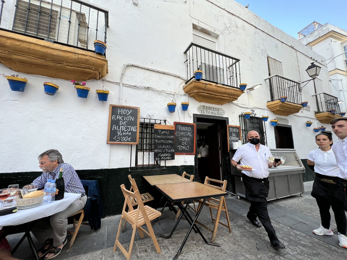 smurchie1's tweet photo. @Rick_Stein thank you for making our trip to Cadiz so memorable! https://t.co/dGgJi3ivBs