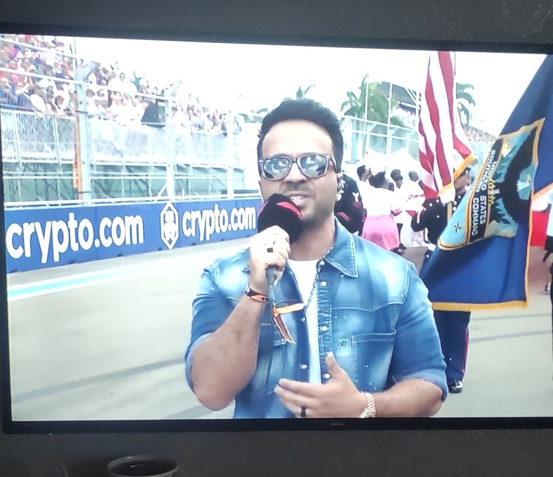 Brahim73163139's tweet photo. @cryptocom @f1miami https://t.co/wwiTbtF9wE