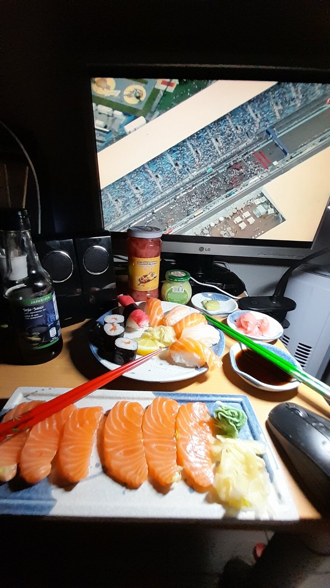 Max_in_Vienna's tweet photo. Gentlemen, start your engines already, I'm hungry!
#f1 #formula1 #sushi #sashimi #maki #mtcross https://t.co/kVo7tO4glv