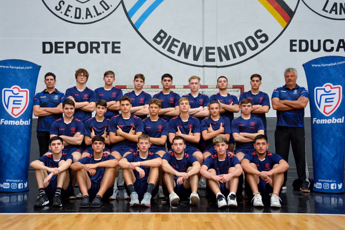 femebal's tweet image. #ProyectoDesarrollo 🤾

👕 Llegó el turno para los varones. En las instalaciones de @sedaloargentina se entregó la indumentaria para las categorías menores, cadetes y juveniles.

💪 Seguimos apostando al desarrollo en las categorías formativas.
