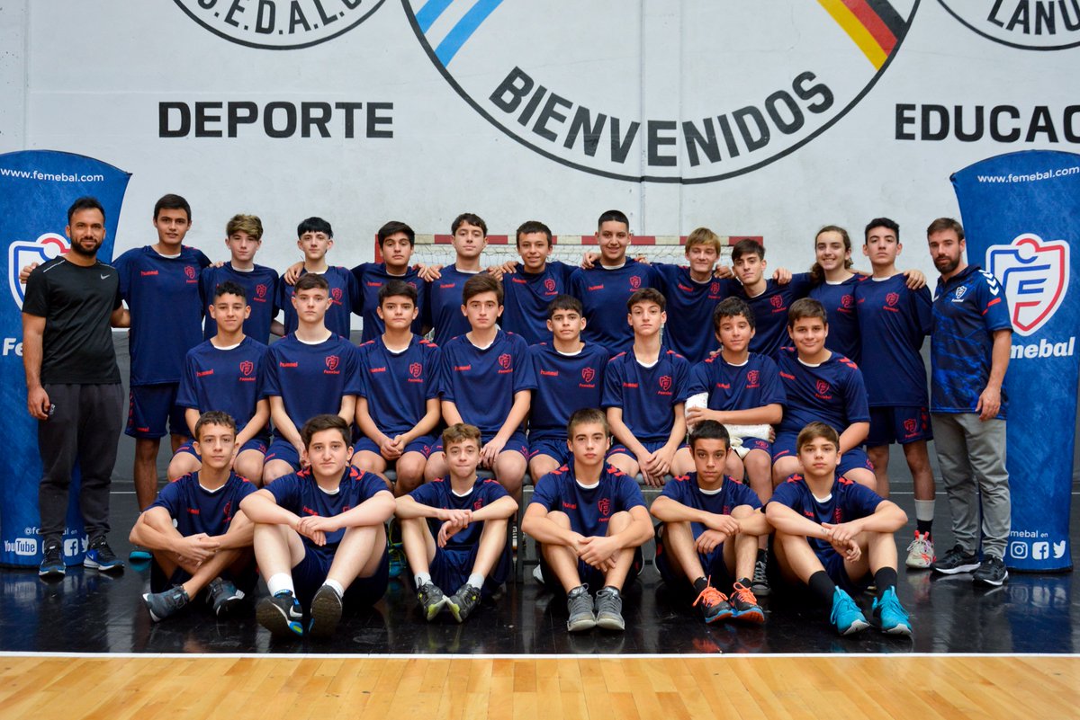 femebal's tweet image. #ProyectoDesarrollo 🤾

👕 Llegó el turno para los varones. En las instalaciones de @sedaloargentina se entregó la indumentaria para las categorías menores, cadetes y juveniles.

💪 Seguimos apostando al desarrollo en las categorías formativas.