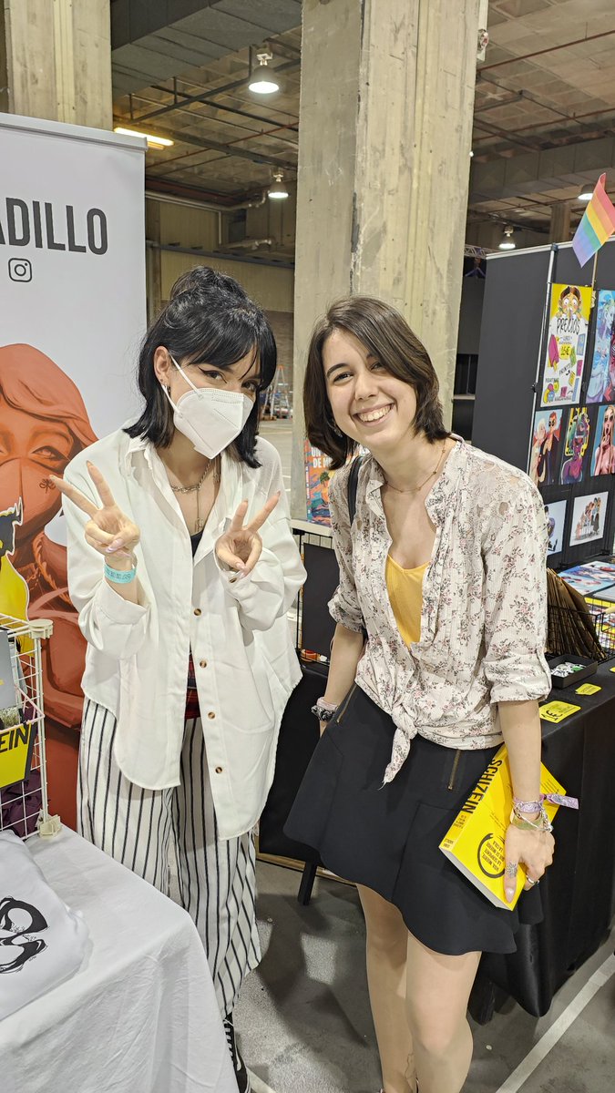 buterfly_efect's tweet photo. Feliz de haberte conocido y de tener tu libro firmado🥰📖 @GemaVadillo https://t.co/372XYP2mW3