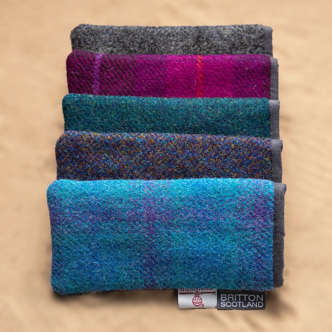 Heartbox_Scot's tweet photo. Road to the Isles - 1st Sneak Peek! ✨​

We are proud to bring you a wee piece of Scottish history this month with your very own Harris Tweed sunglasses case. 🏴󠁧󠁢󠁳󠁣󠁴󠁿​🕶️​

Subscribe by midnight 31st May to receive your gift all the way from the Outer Hebrides!  🌍​🎁 https://t.co/WpbkQriPBa