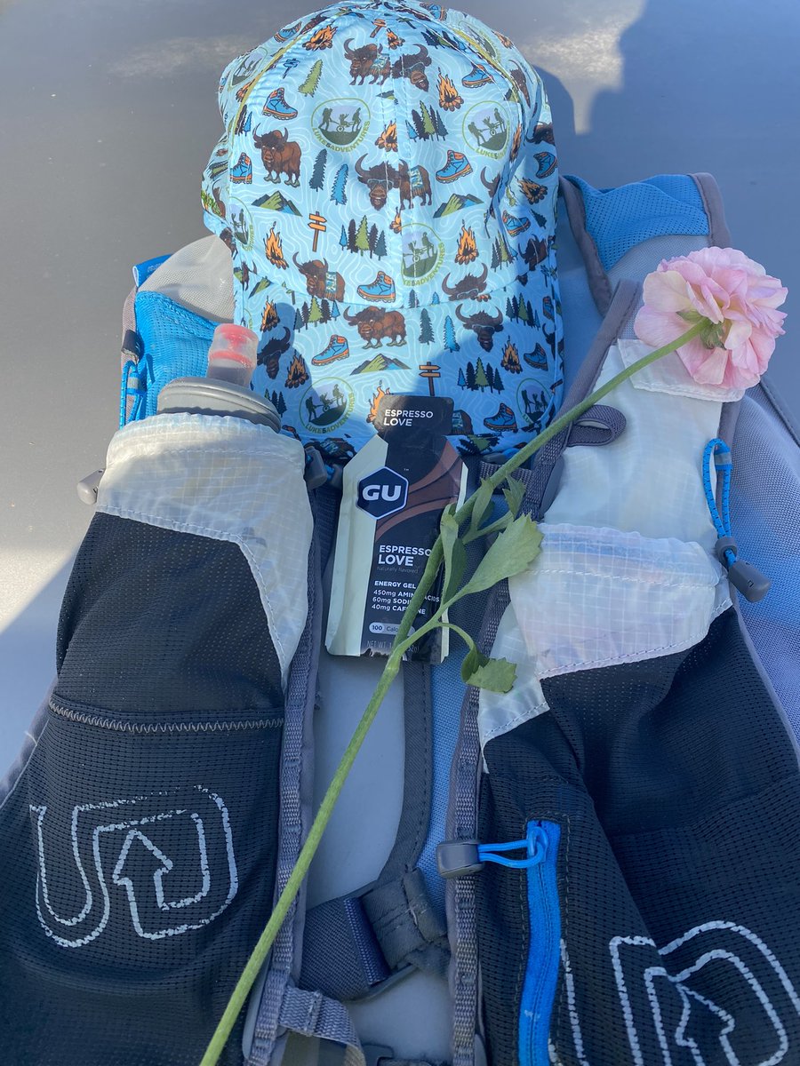 FernetJames's tweet photo. Mother’s Day / Shadow Of The Giants training run All the ladies got a Mother’s Day Flower wore my Luke 5 Adventure Hat #GetSprintsHat Fueled by #GuEnergyLabs https://t.co/bS62fuTNNn