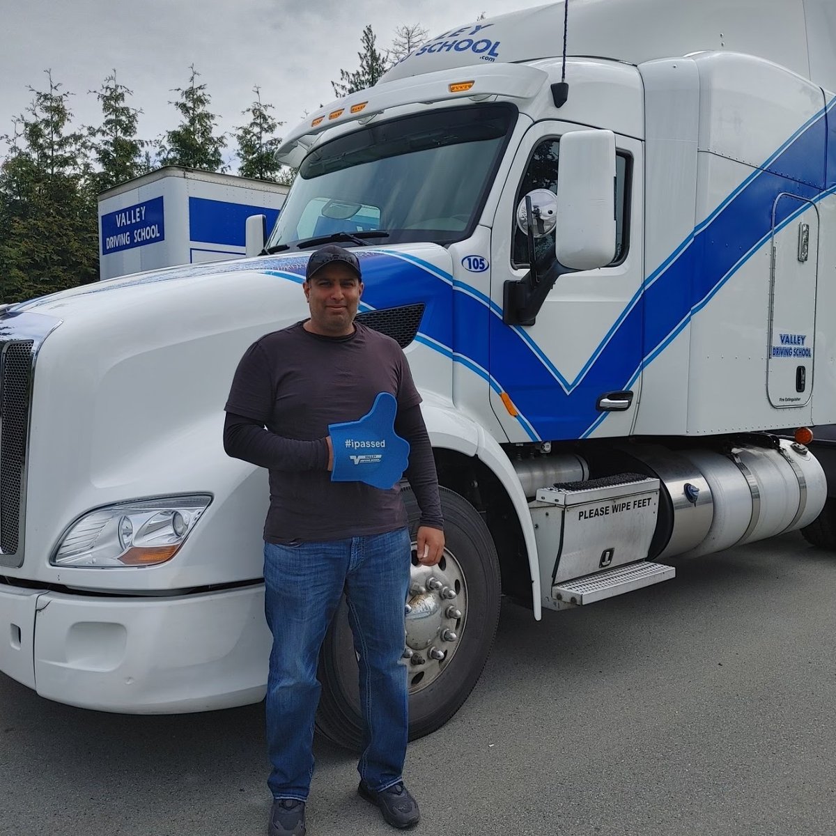 valley_driving's tweet photo. Congratulations Moe! ππ Enjoy your new licence and have fun in the trucking industry! #ipassed #SuccessSunday #truckerlife #learnwithvalley https://t.co/a88qCdeBg5