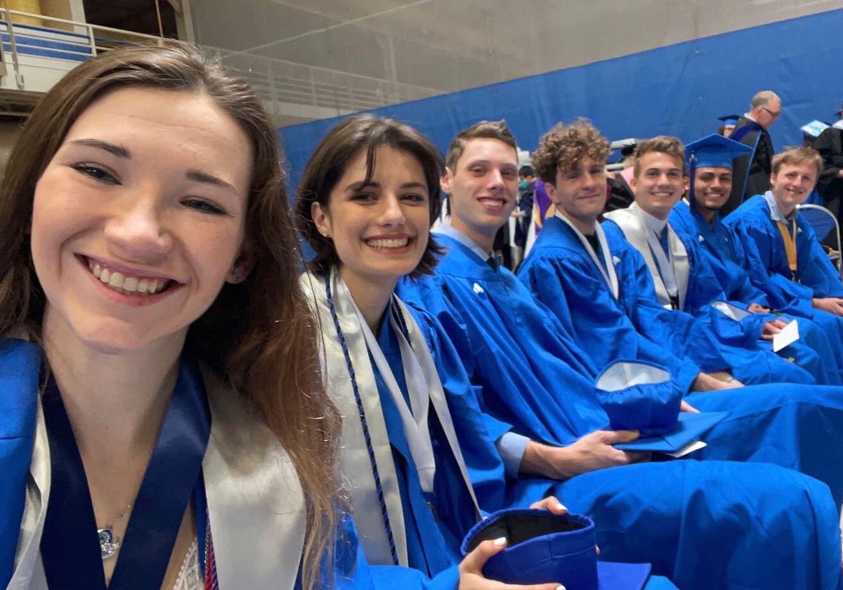 EIU_XC's tweet photo. Congratulations to our newest graduates! 🎓 

#EIUXC | #BleedBlue https://t.co/eFAnIRGY5X
