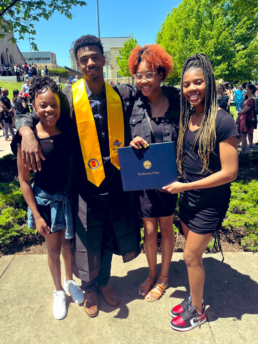 BossLadyHaywood's tweet photo. These beautiful souls created a phenomenal thing for me, MOTHERHOOD🤎🤎🤎🤎#day1s #haywoodgang #butGod🙏🏾#itrustedtheprocess💪🏾 #blessed @CurtGoneBad @T_Slavey @HaywoodCherish @Unique_Haywood4 https://t.co/2fsQd7qz6x