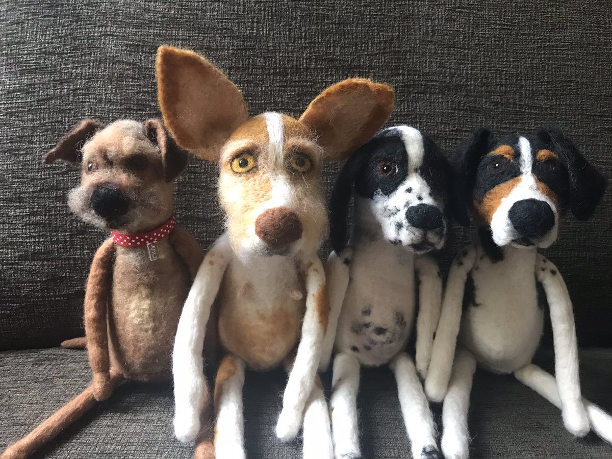Say when… cheeeeese!
#handmadehour #crafthour #UKGiftHour #craftbizparty please message me if you’d like a model if your own dog making, all worked from your photos x