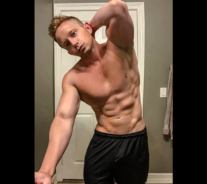 Really feeling amazing progress and feeling better about myself. A lot of hard work, self restraint and<a href="/tag/moschino"class="tags"><span>#moschino</span></a>