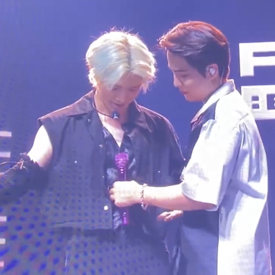 choipopper's tweet photo. jongho be wilding on stage likeee https://t.co/t6gBKJhFeY