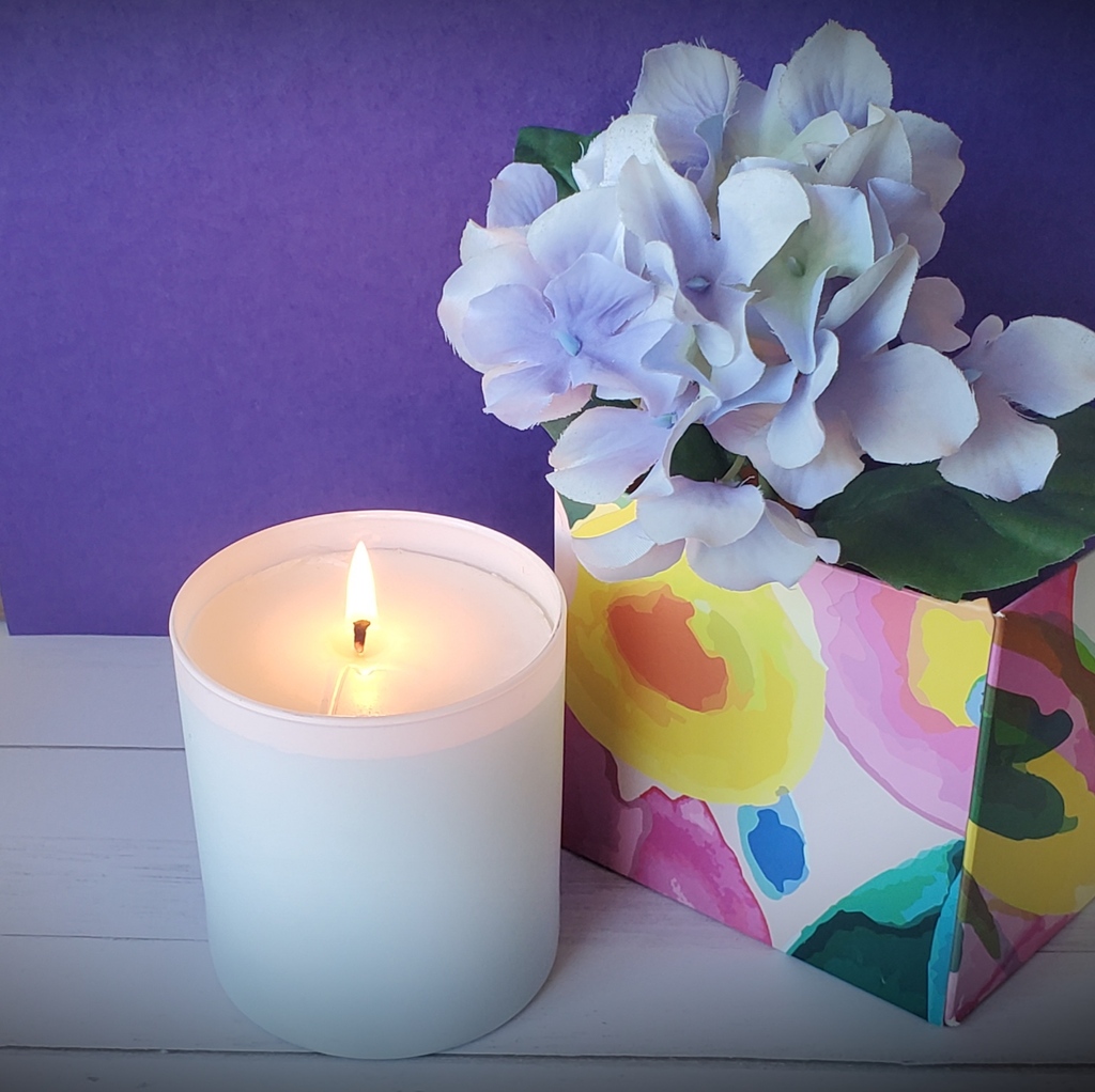Therealeveplumb's tweet photo. Happy Mother's Day!

https://t.co/1fXSMlMc29

#plumbgoods #eveplumb #daisy #bradybunch #janbrady #funproducts #candle #soycandle #naturalcandle #flame
#mothersday #mom https://t.co/ET5QQnclnN