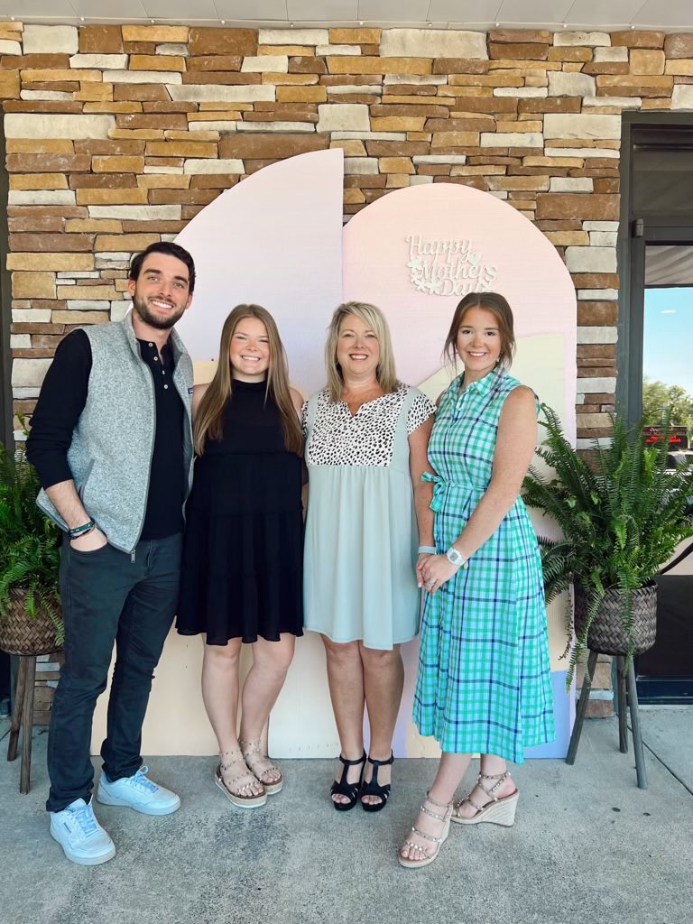 darbselbon's tweet photo. Happy Mother’s Day to my wife!  Love you! https://t.co/MjuJcZUwG1