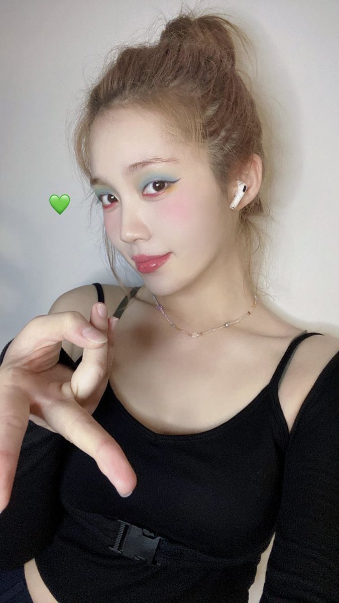 yaninglook's tweet photo. gal https://t.co/h1oUp1lf0F