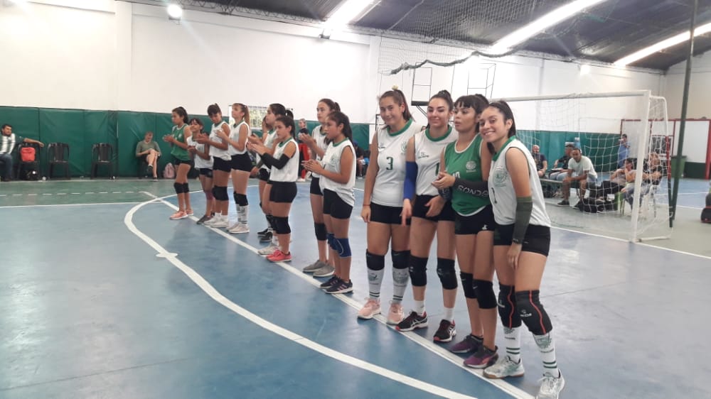casdcamioneros's tweet photo. 🏐 #Voley #Juvenil
✍️ Estamos EN DIRECTO desde Esteban Echeverria
🕐 Final del partido
📌 Sub 16
Las chicas del Verde arrasaron con un contundente 3 a 0
🟩⬜🟩 #Camioneros 3(25-18)(25-15)(25-13)
🟥⬛🟥 #Viave 0
🌐 https://t.co/BhYTQI97c3 https://t.co/rgBdWg7ml9