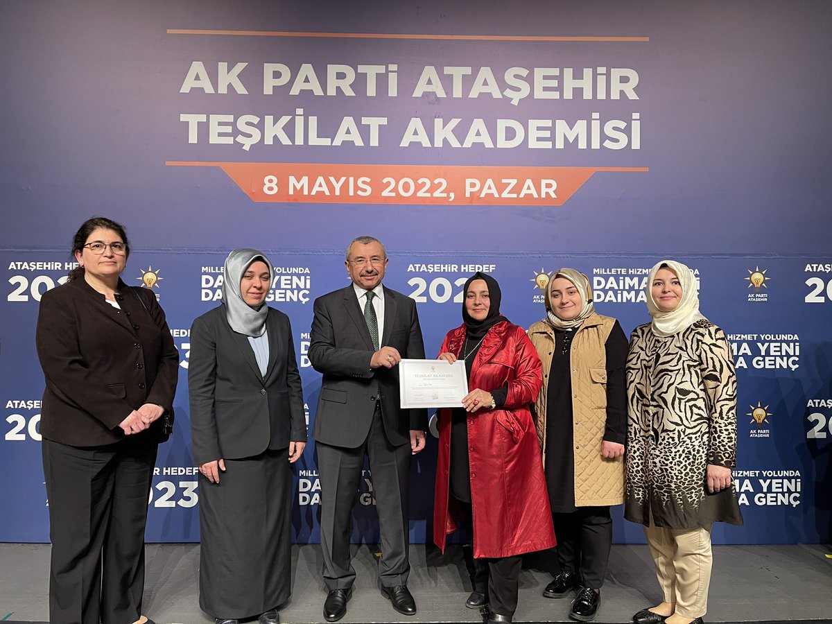 Bilgi tüm zamanlar için anahtardır.

Eğitim programımıza katılan Enerji Bakanımız sn.<a href="/fatih_donmez/">Fatih Dönmez</a> İl Başkanımız <a href="/osmannnurika/">Osman Nuri Kabaktepe</a> Eğitimci <a href="/sabankizildag/">Şaban Kızıldağ</a> teşkilat mensuplarımızı bilgilendirdiler ve motive ettiler.

Her seçimden zaferle çıkan Partimiz, 2023 tende zaferle çıkacaktır.