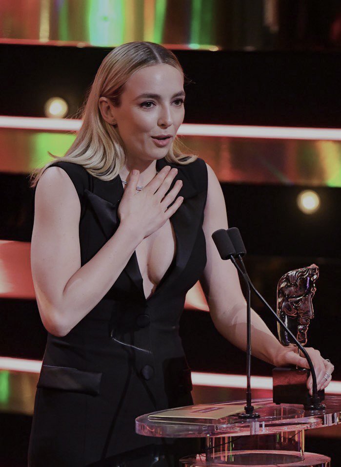 JODIE COMER WE ARE ALL SO PROUD OF YOU #Baftas2022