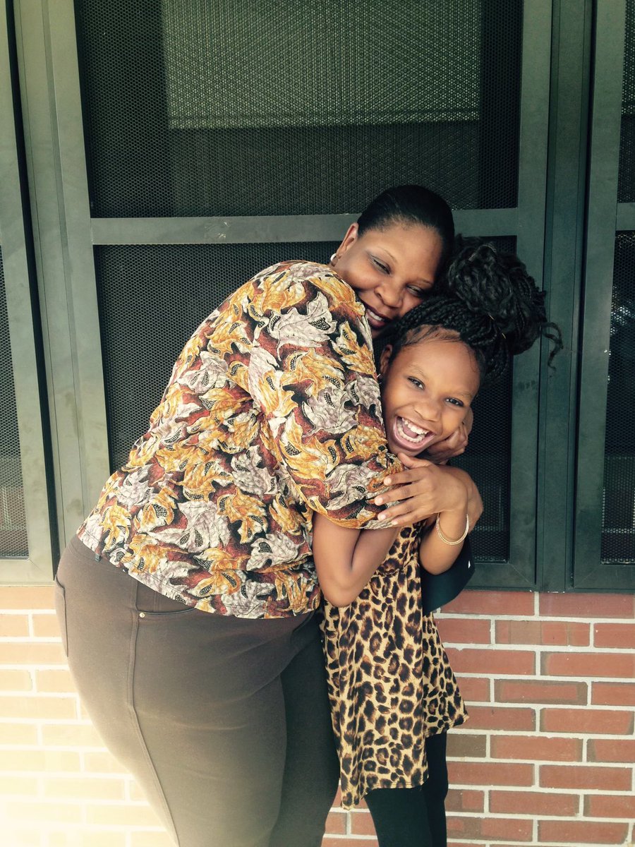 ChineraShaheed4's tweet photo. happy mother’s day to my main ladies 💕💕 i love both of them with all my heart!! wouldn’t be who i am without them. #appreciationpost #HappyMothersDay https://t.co/PoZj0EYoIW