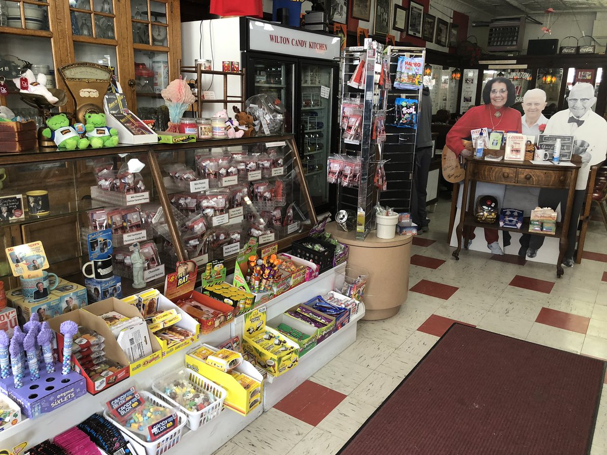 mahonsports's tweet photo. Made 1st visit to #CandyKitchen & who do I run into—one of #Wilton’s famous citizens— 90 year-old #JerryHilgenberg who was 1st team #AllAmerican center @HawkeyeFootball in 1953! https://t.co/7Z6FNTXiZH