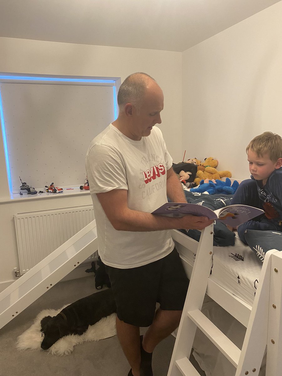 Crookysbubbles's tweet photo. One of my favourite parts of everyday is story time with Mr Len. Bertie dog has even fallen asleep 🥰 Thank you for always having the best books @read_holmfirth @PaulCrook1234 @PrePrepWGSF 📖 ❤️ #Reading https://t.co/s5pwRMGWU7