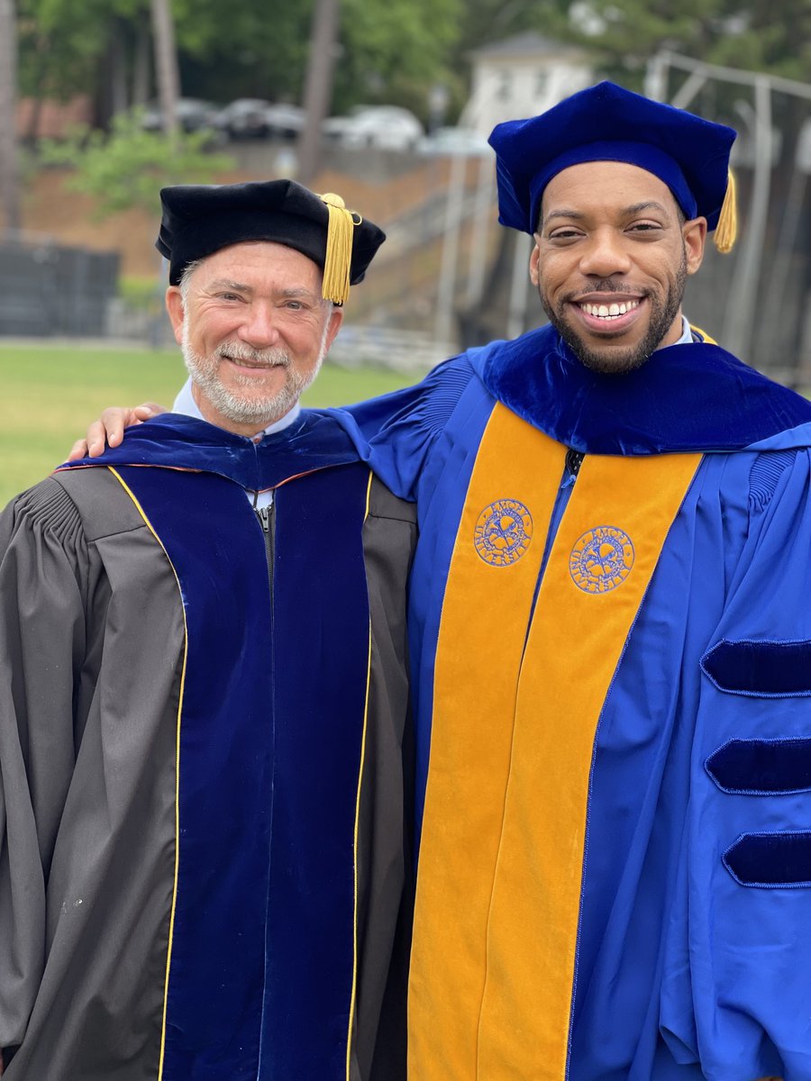 lyoun03's tweet image. Congrats Sherod Haynes ⁦@NuancedBrainDoc, ⁦@neurophd_emory⁩ PhD conferred, MD from Georgetown next year

Lookout  for his awesome papers this year on CRF circuit bases of resilience so social defeat stressors!  Proud to be your mentor!  👨🏽‍🎓🎉. Your 🔥🔥

Follow him!