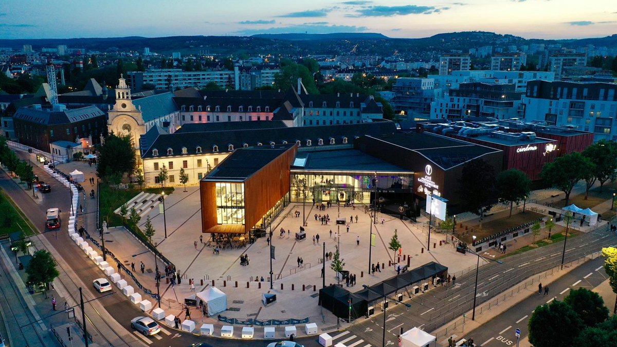 DijonCIGV's tweet photo. 18 000 visiteurs en ce week-end inaugural à la Cité de la gastronomie @DijonCIGV  ! Merci à toutes et tous de l'avoir accueillie avec autant d'enthousiasme et de gourmandise ! La Cité est fermée le lundi 9 mai (sauf le cinéma Pathé) pour une pause bien méritée. Rdv le 10 mai. https://t.co/0mkk8wOxGO