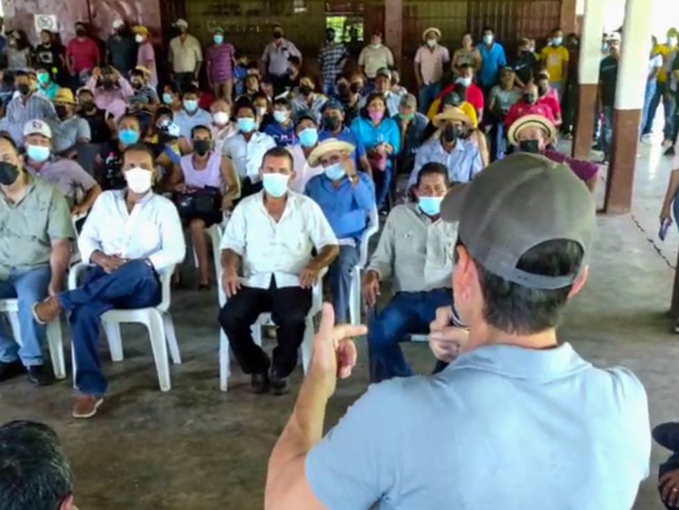 CaDemocratico's tweet photo. Nuestro presidente @romuloroux sigue recorriendo, escuchando a nuestra gente y reafirmando su compromiso de cambiar el rumbo del país; La Mesa en Veraguas quiere #HacerLasCosasBien https://t.co/ZzXTswKUw6