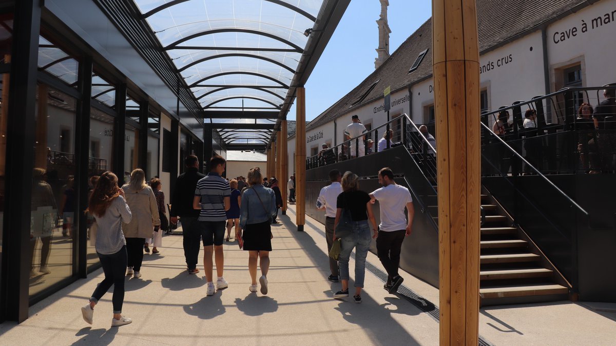 DijonCIGV's tweet photo. 18 000 visiteurs en ce week-end inaugural à la Cité de la gastronomie @DijonCIGV  ! Merci à toutes et tous de l'avoir accueillie avec autant d'enthousiasme et de gourmandise ! La Cité est fermée le lundi 9 mai (sauf le cinéma Pathé) pour une pause bien méritée. Rdv le 10 mai. https://t.co/0mkk8wOxGO