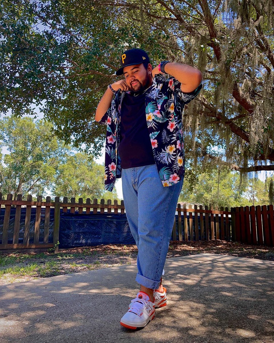 JabedPr's tweet photo. Tropical Season🏖🌴🌺 https://t.co/XmAPWnKhj9