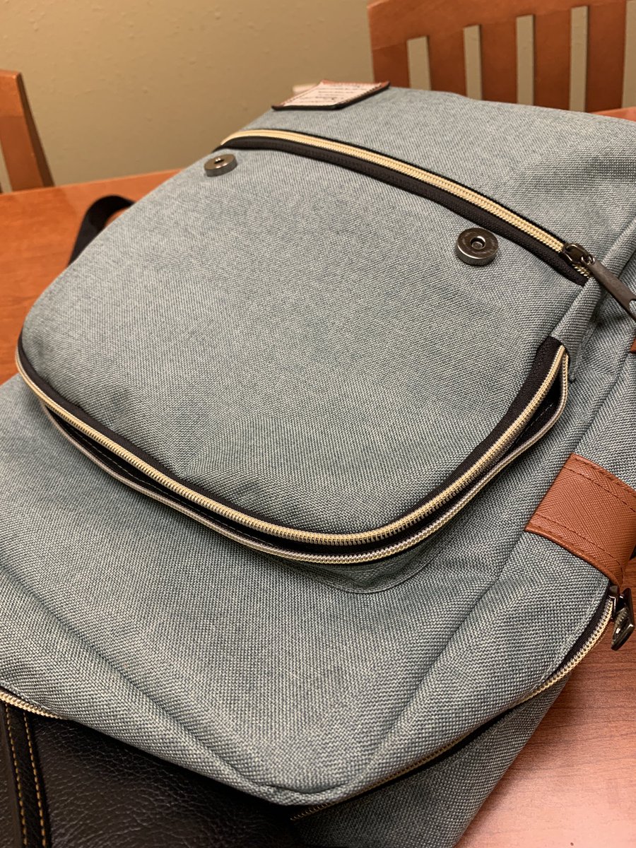 KrisBryant2014's tweet photo. My bag is really happy. And maybe trying to whisper something to me? #amwriting #midcontinentlibrary https://t.co/6SDraoy8rL