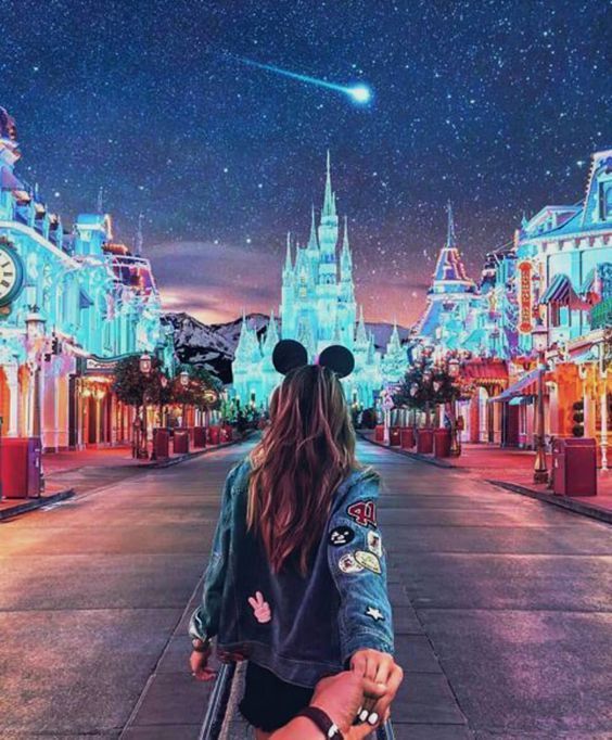 BaileyK7912's tweet photo. Disneyland<3 https://t.co/Uhym5PiZqE