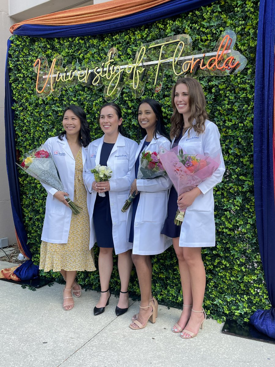 We are so proud of our Gator MD students for going through the #UFWhiteCoat rite of passage this afternoon. Congratulations! 🐊🩺
