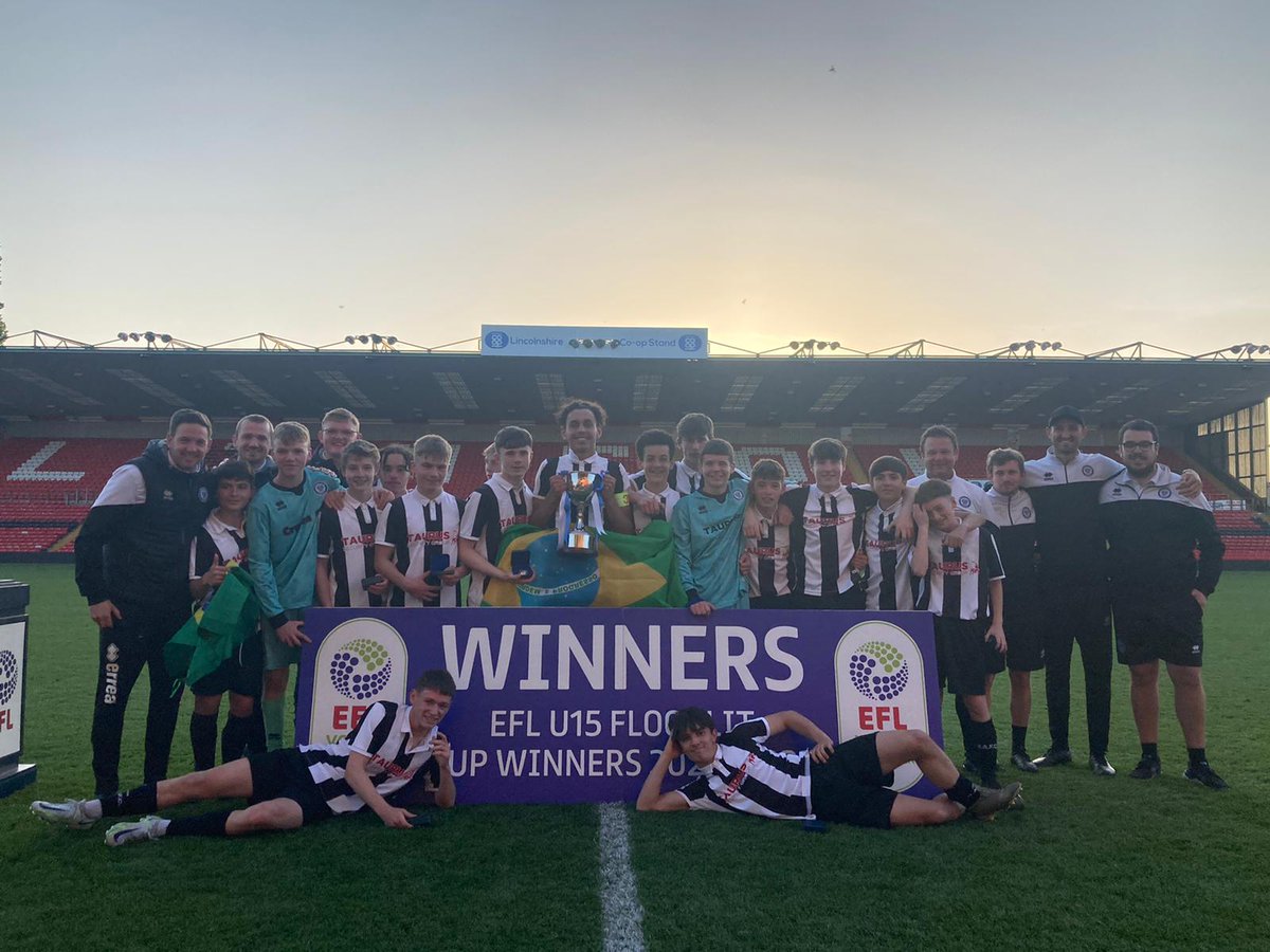 Benn_Pughy's tweet photo. Amazing achievement by the @RochdaleAcademy under 15s on winning the national floodlit Cup tonight!

Great group of lads and GK's to work with all season who deserve their success! 🔵⚪ https://t.co/JMi6oTBtJ5