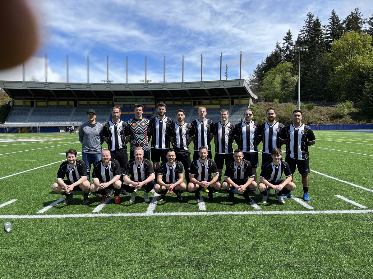 Gorge Us-Guys tweet media