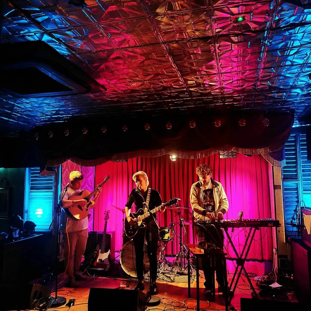 Krisdeberg1's tweet photo. Great set by @saivnmusic and by our lovely synthist @dantastique23 in @workmansclub 

We are on at 10pm and we'd love it if you'd join us.

@krisdebergmusic https://t.co/807USMXMLF