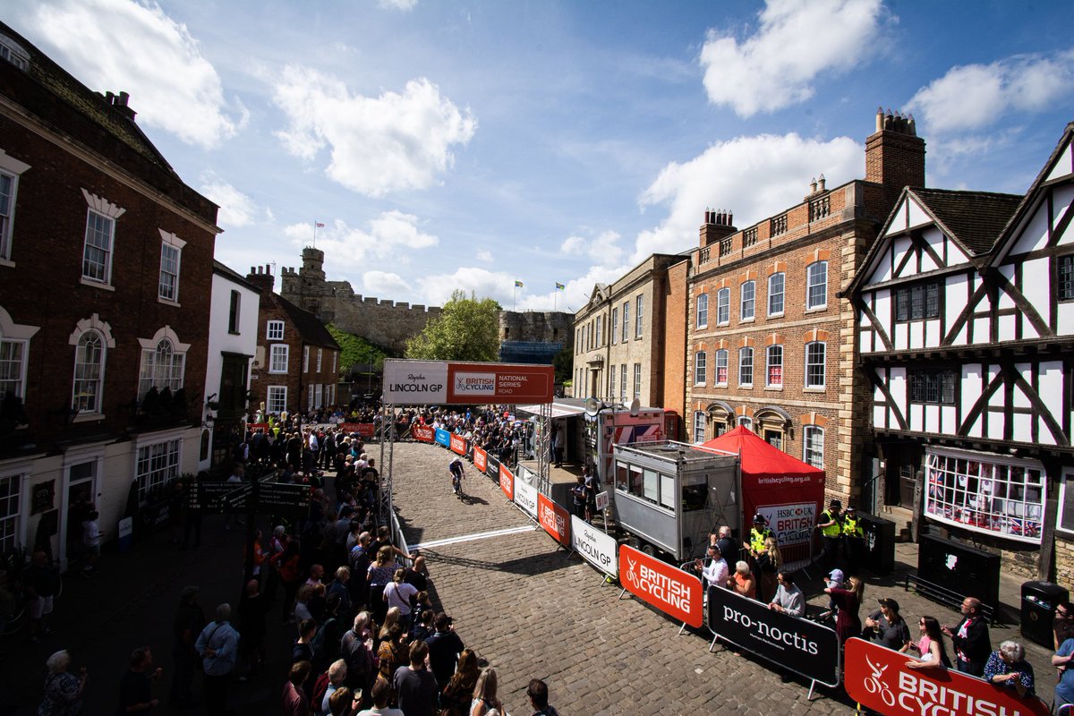 What a great day of racing in the sunshine. Lincoln really put on a show.

4 of mine from today's <a href="/LincolnGrandPri/">Rapha Lincoln Grand Prix</a>

Link to album: adobe.ly/3yjLw5N