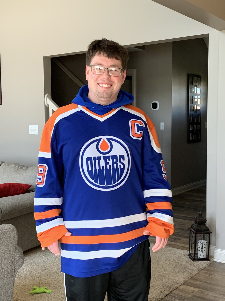 redwingroballen's tweet photo. We’re Wings fans, but we’re cheering for the ⁦@EdmontonOilers⁩ so we can keep seeing Ben.  Now it’s time for a game day nap.  Go Ben! https://t.co/2Vy3glRE0o