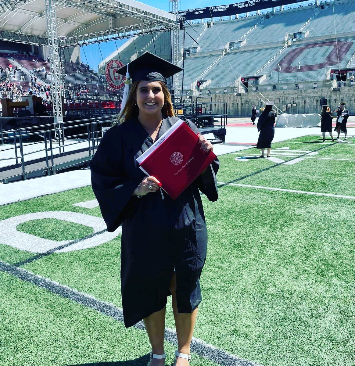 irishat25's tweet photo. Congrats @taylor_rashid !
.
Tag a grad in comments who is graduating this year from college!
.
#irishnation #graduatingagain π€£π https://t.co/tn117RTVTw