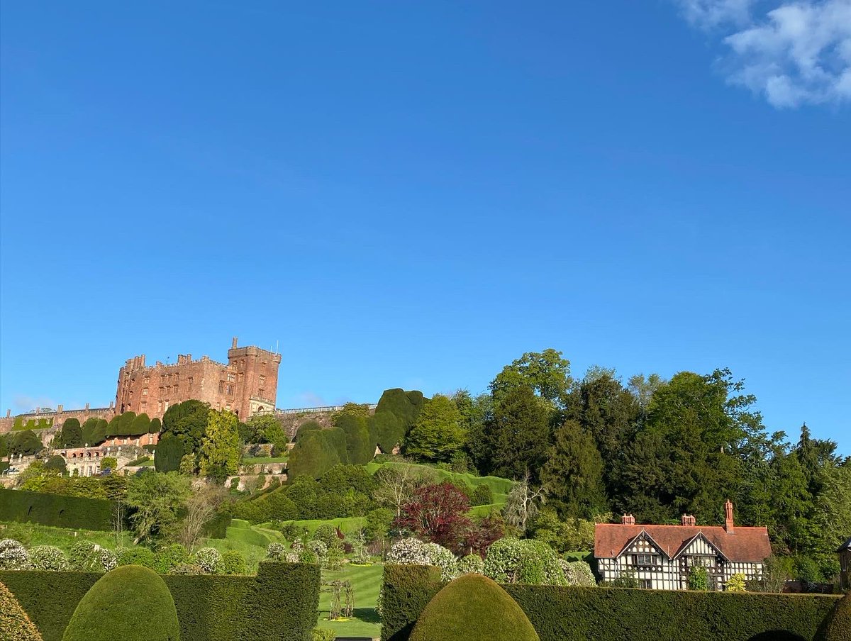 What a fabulous garden and NT cottage all to ourselves early morning and the evening @NTPowisCastle a wonderful location