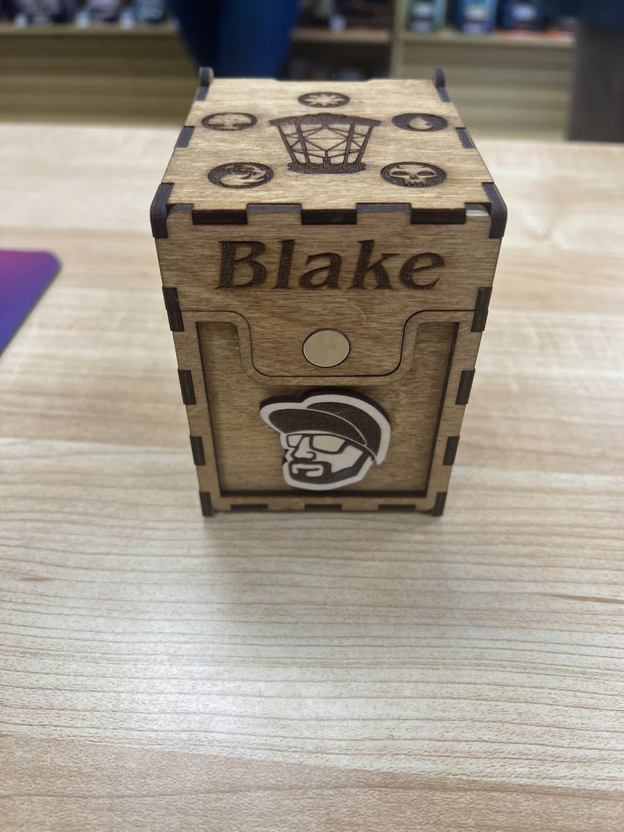Blake_MTG's tweet photo. I was gifted this INCREDIBLE custom deck box by a good friend. I am at a loss for words, it’s so perfect 😍 it also smells like fresh wood 🪵 #mtg #commander #explorermtg #MagicTheGathering https://t.co/Vr3ICK9Qfq