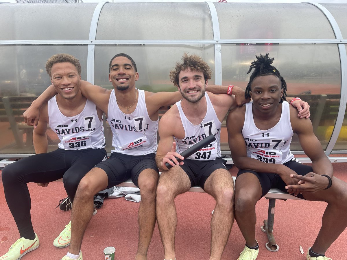 BACK-TO-BACK 4x400 'CATS🤩🤩🤩

#CatsAreWild