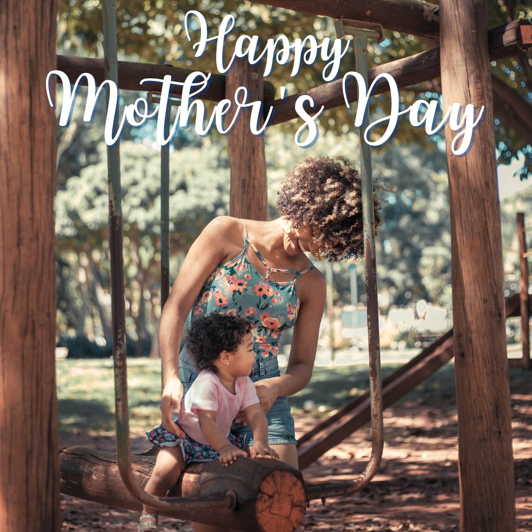 Moms make a house a home! 💐 Happy #MothersDay.