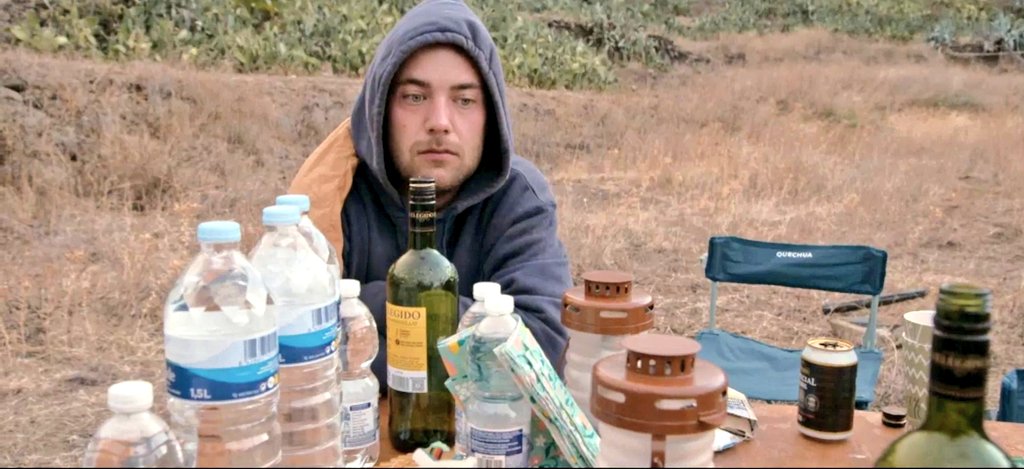 *Wachtende op het volgende seizoen van #demol*